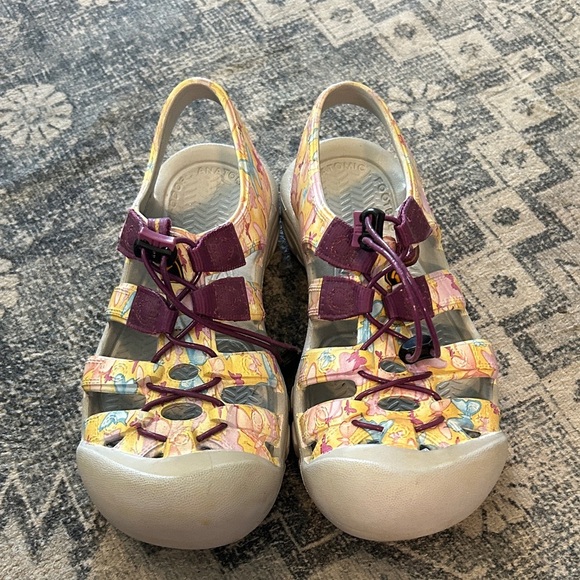 Keen Kids Sandals with Yellow and Purple Floral Design - Picture 2 of 5